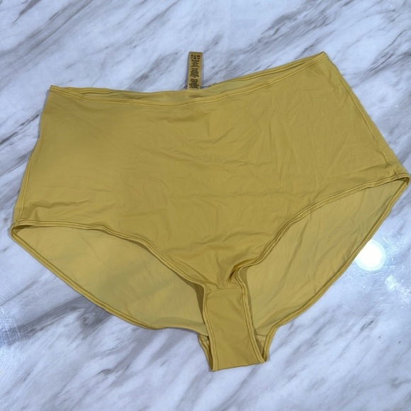 Skims Fits Everybody Hipster Underwear in Sand Size 4X NWT - Picture 3 of 11